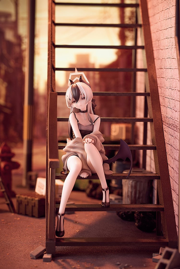 Solarain Blue Archive 1/7 Series: Kayoko (Dress): Memorial Lobby Ver.