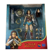 MAFEX No.048 Wonder Woman (Wonder Woman Movie Ver.) — package reference photo, white background | ca2123621a8fe72c